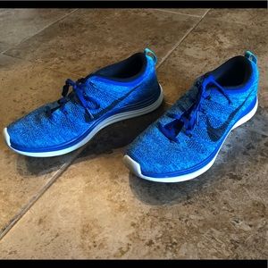 Men’s Nike size 10 blue shoes